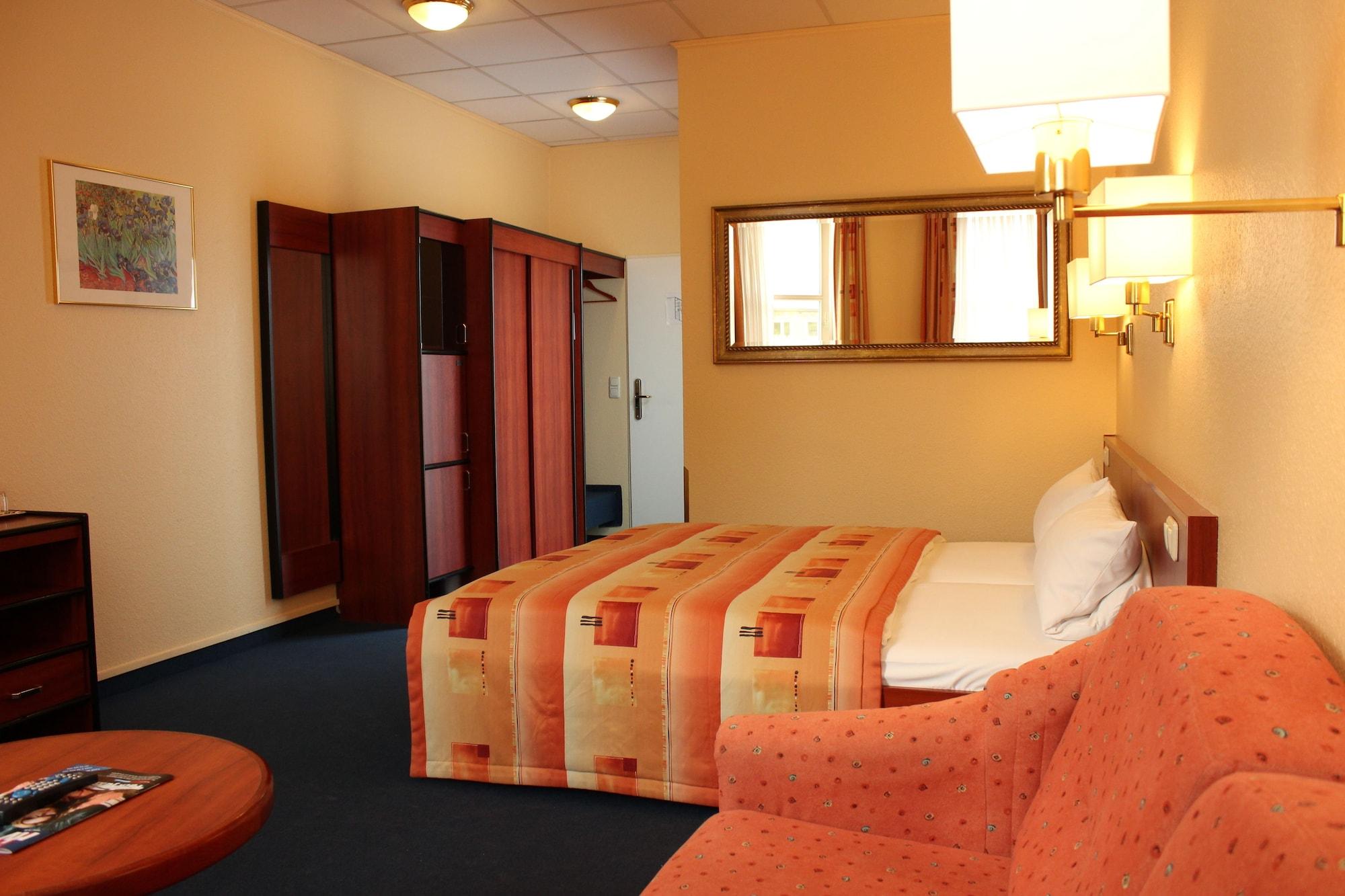 Cabo Nonsmoking-Hotel Hamburg Exterior photo