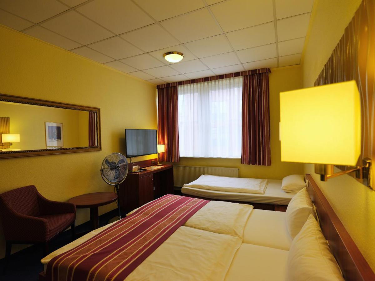 Cabo Nonsmoking-Hotel Hamburg Exterior photo